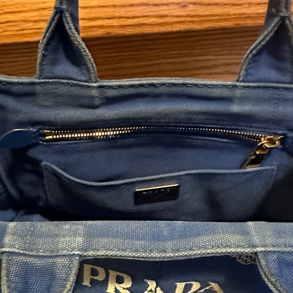 Authentic Prada Canapa - Picture 5 of 12